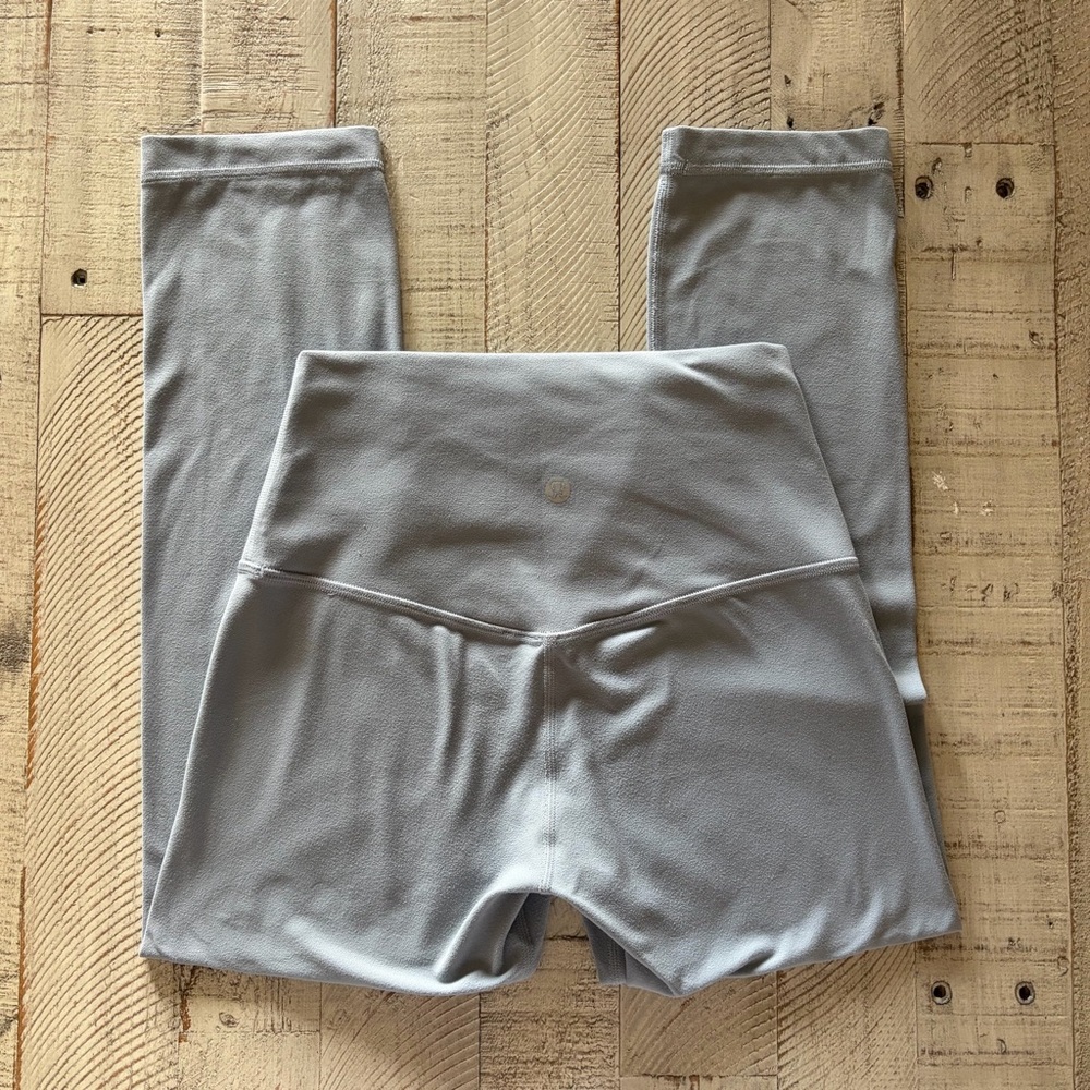 Light blue lululemon cropped leggings